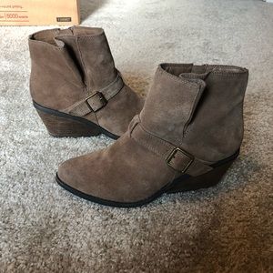 Very Volatile Booties